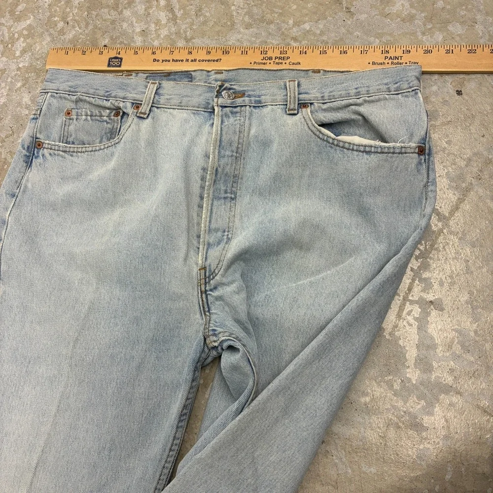 Vintage Levis 501Jeans Mens 40x30 USA Straight Light Faded Denim 90s Farmer Work